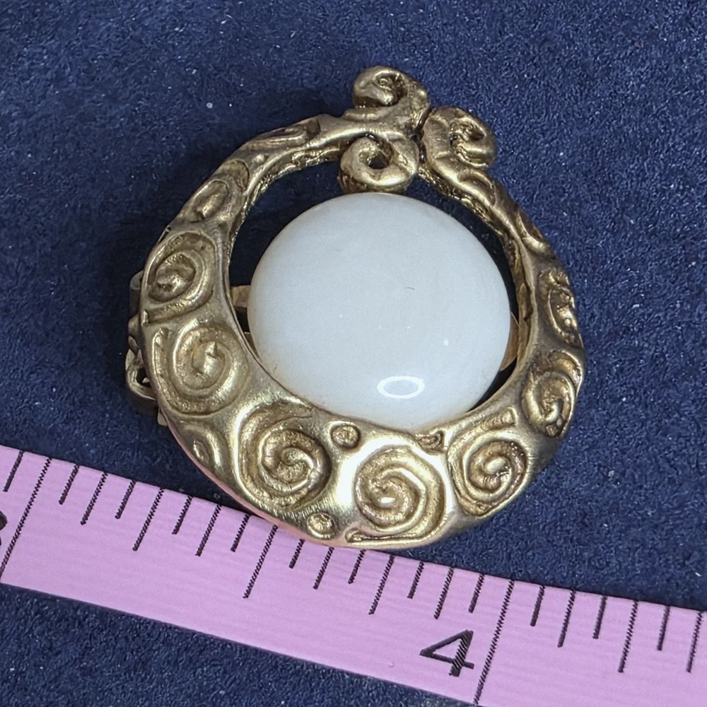 Vintage Givenchy Clip-On Earrings Gold Tone White Cabochon 770 - Picture 11 of 11